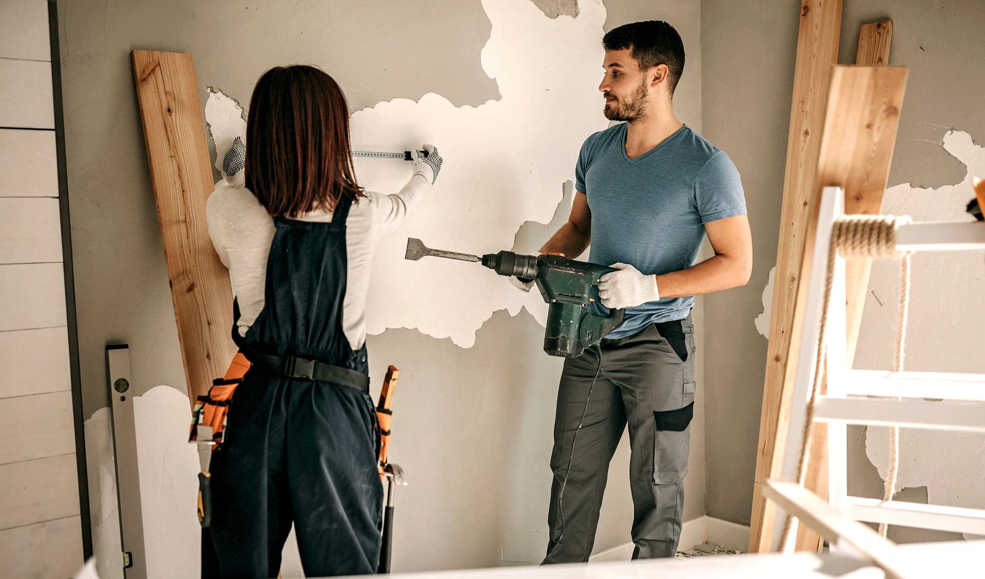 ¿Cuánto cuesta tirar una pared en casa?